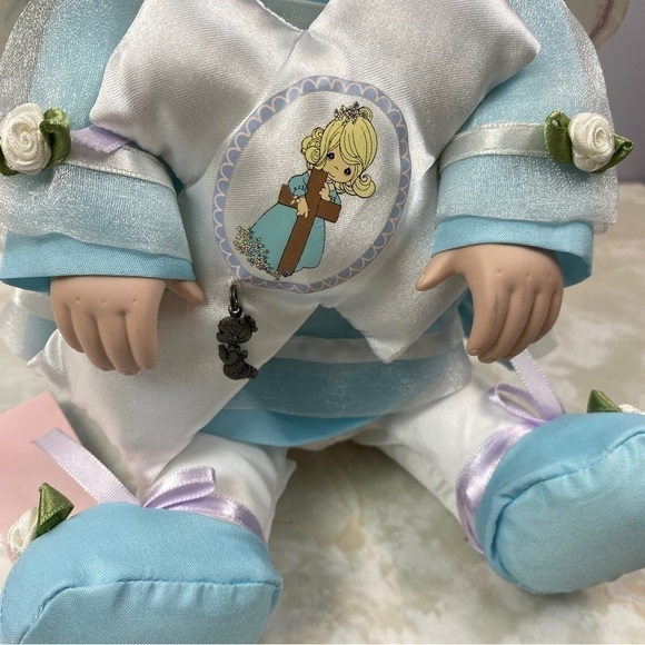 The Ashton Drake Galleries Precious Moments Blessings of Faith Doll - Picture 4 of 12
